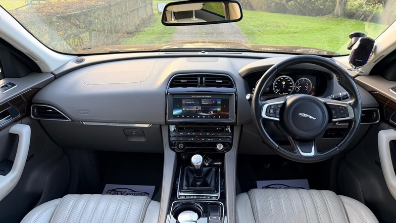 Used Jaguar F-Pace 2017 for sale - 76821389: Photo 10