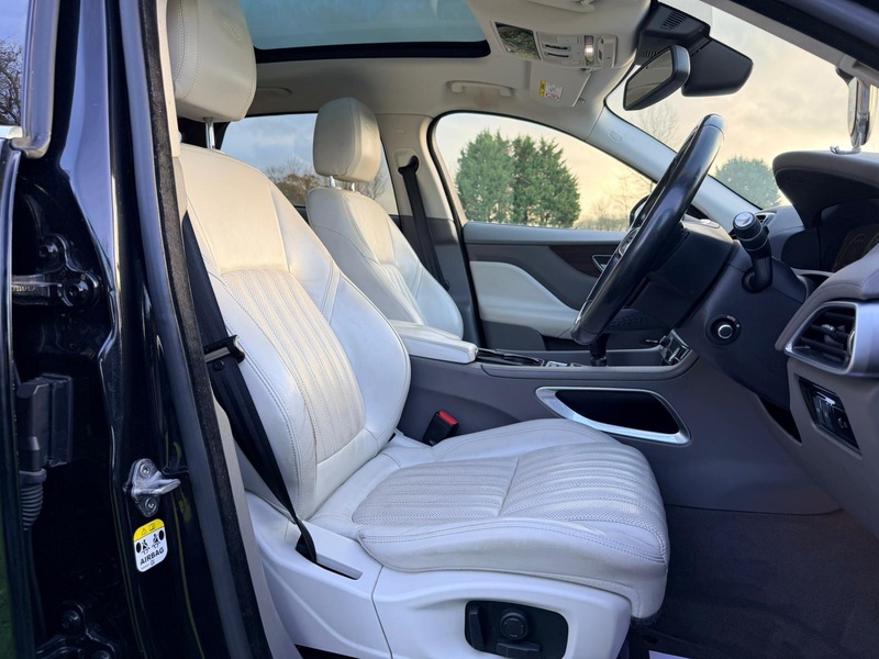 Used Jaguar F-Pace 2017 for sale - 76821389: Photo 11