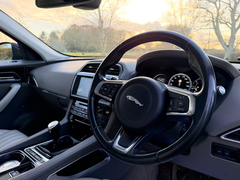Used Jaguar F-Pace 2017 for sale - 76821389: Photo 12