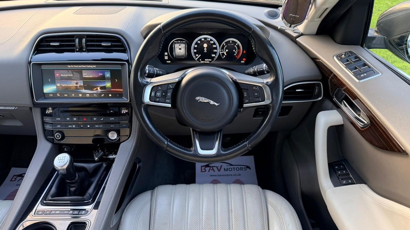Used Jaguar F-Pace 2017 for sale - 76821389: Photo 14