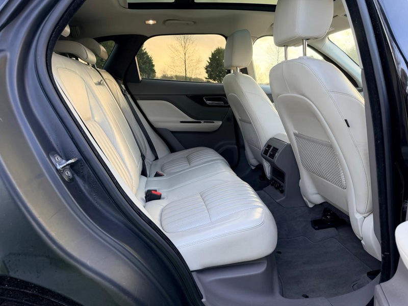 Used Jaguar F-Pace 2017 for sale - 76821389: Photo 16