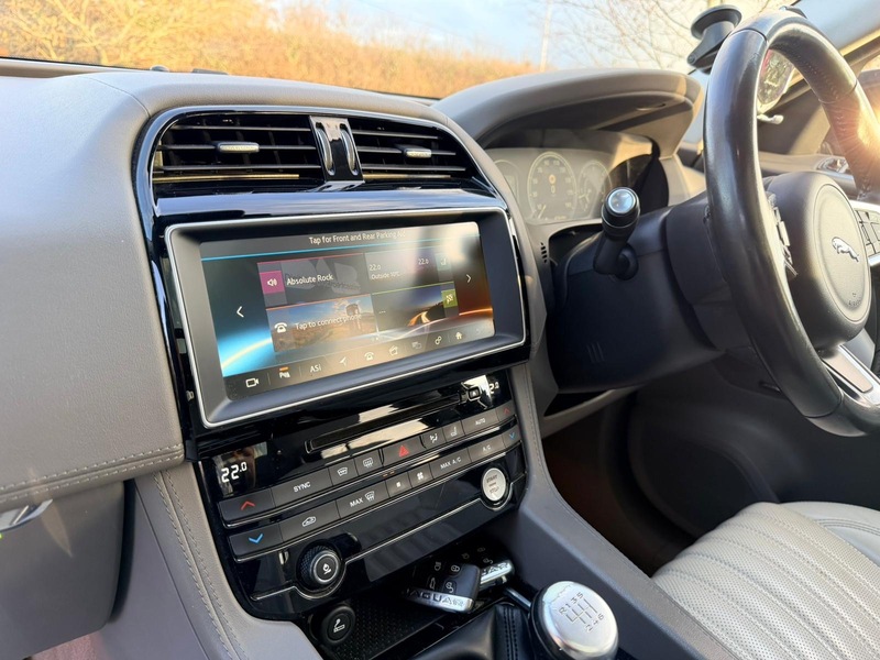 Used Jaguar F-Pace 2017 for sale - 76821389: Photo 17