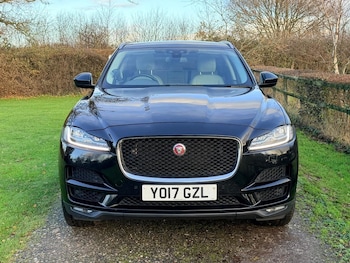 Used Jaguar F-Pace 2017 for sale - 76821389: Photo