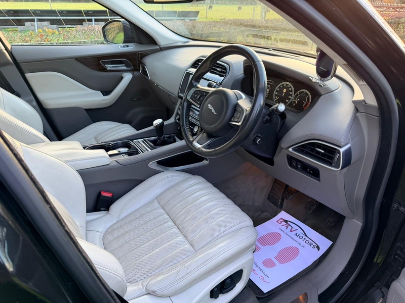 Used Jaguar F-Pace 2017 for sale - 76821389: Photo 9