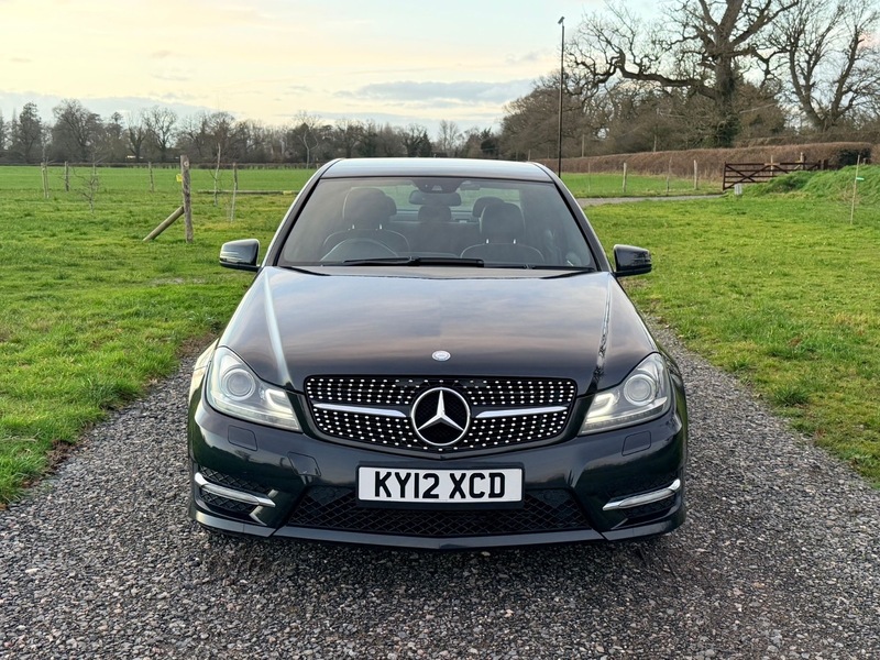 Used Mercedes-Benz C Class 2012 for sale - 77547925: Photo 2