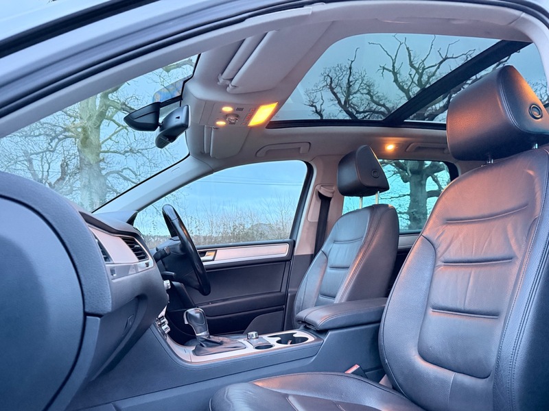 Used Volkswagen Touareg 2011 for sale - 77437924: Photo 11