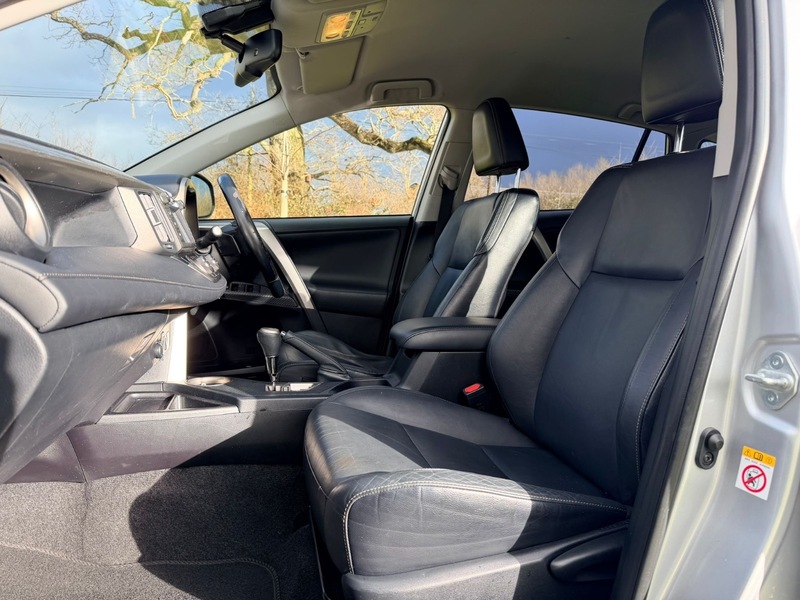 Used Toyota RAV4 2013 for sale - 77303271: Photo 10