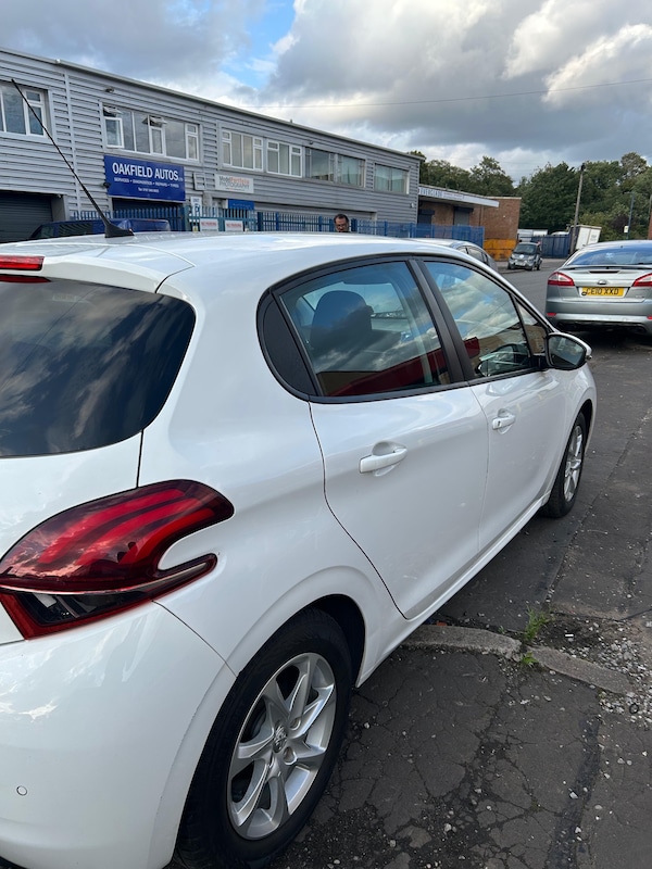 Used Peugeot 208 2016 for sale - 75584417: Photo 3