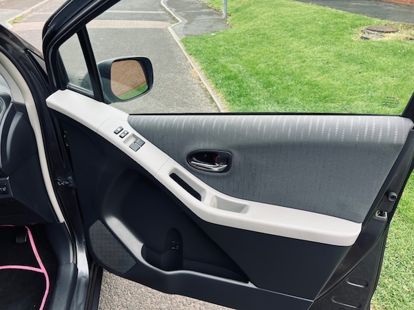 Used Toyota Yaris 2009 for sale - 76244867: Photo 17