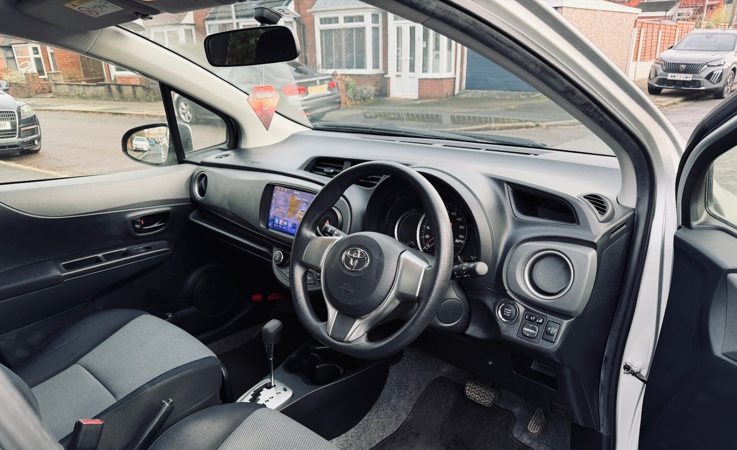 Used Toyota Vitz 2025 for sale - 77052270: Photo 10