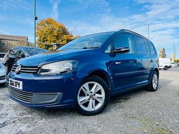 Used Volkswagen Touran 2011 for sale - 76258092: Photo