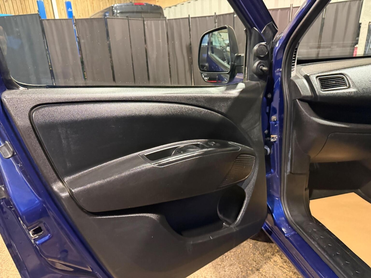 Used Vauxhall Combo 2016 for sale - 77758971: Photo 29