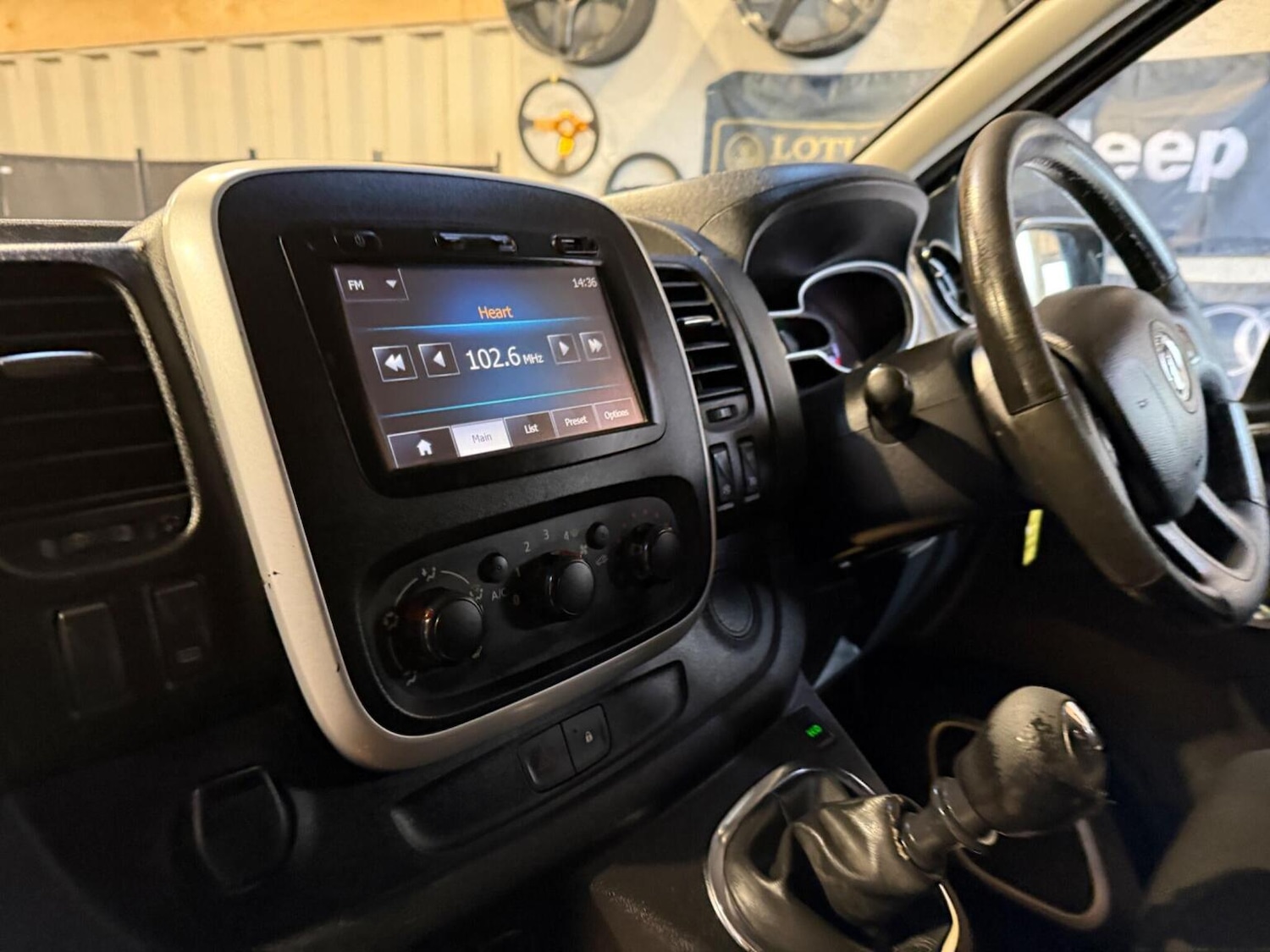 Used Vauxhall Vivaro 2015 for sale - 77639214: Photo 27