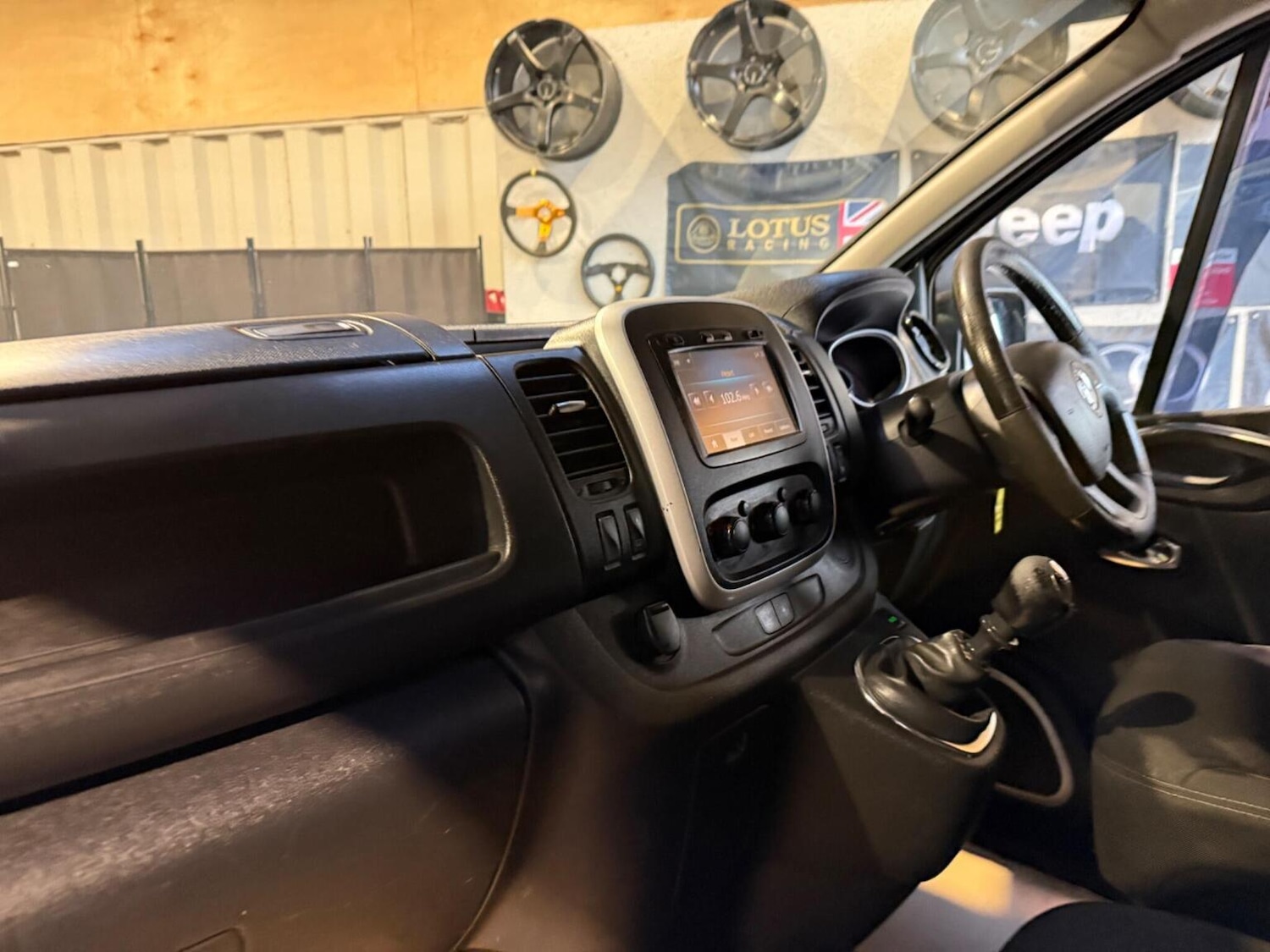 Used Vauxhall Vivaro 2015 for sale - 77639214: Photo 28