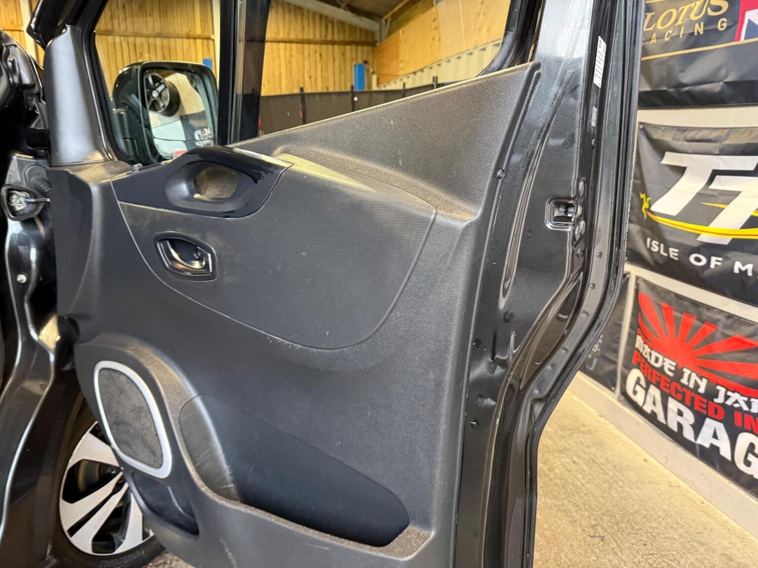 Used Vauxhall Vivaro 2015 for sale - 77639214: Photo 46