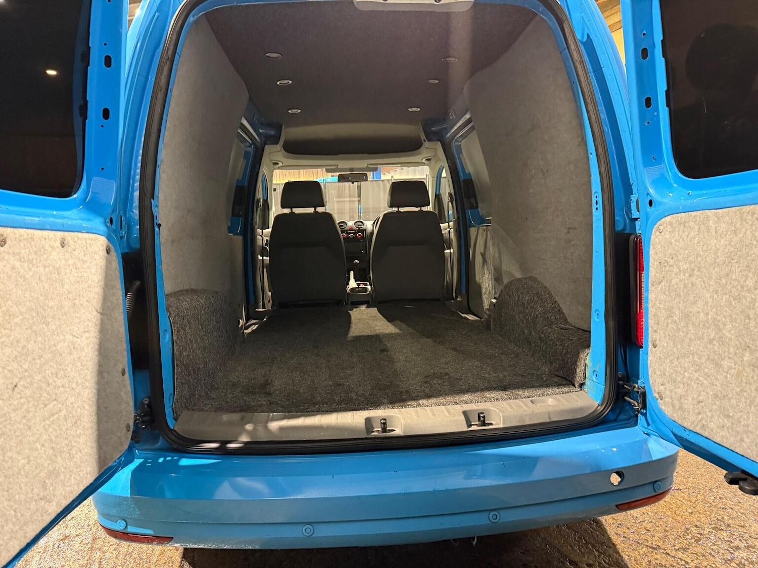 Used Volkswagen Caddy Maxi 2010 for sale - 76837053: Photo 37