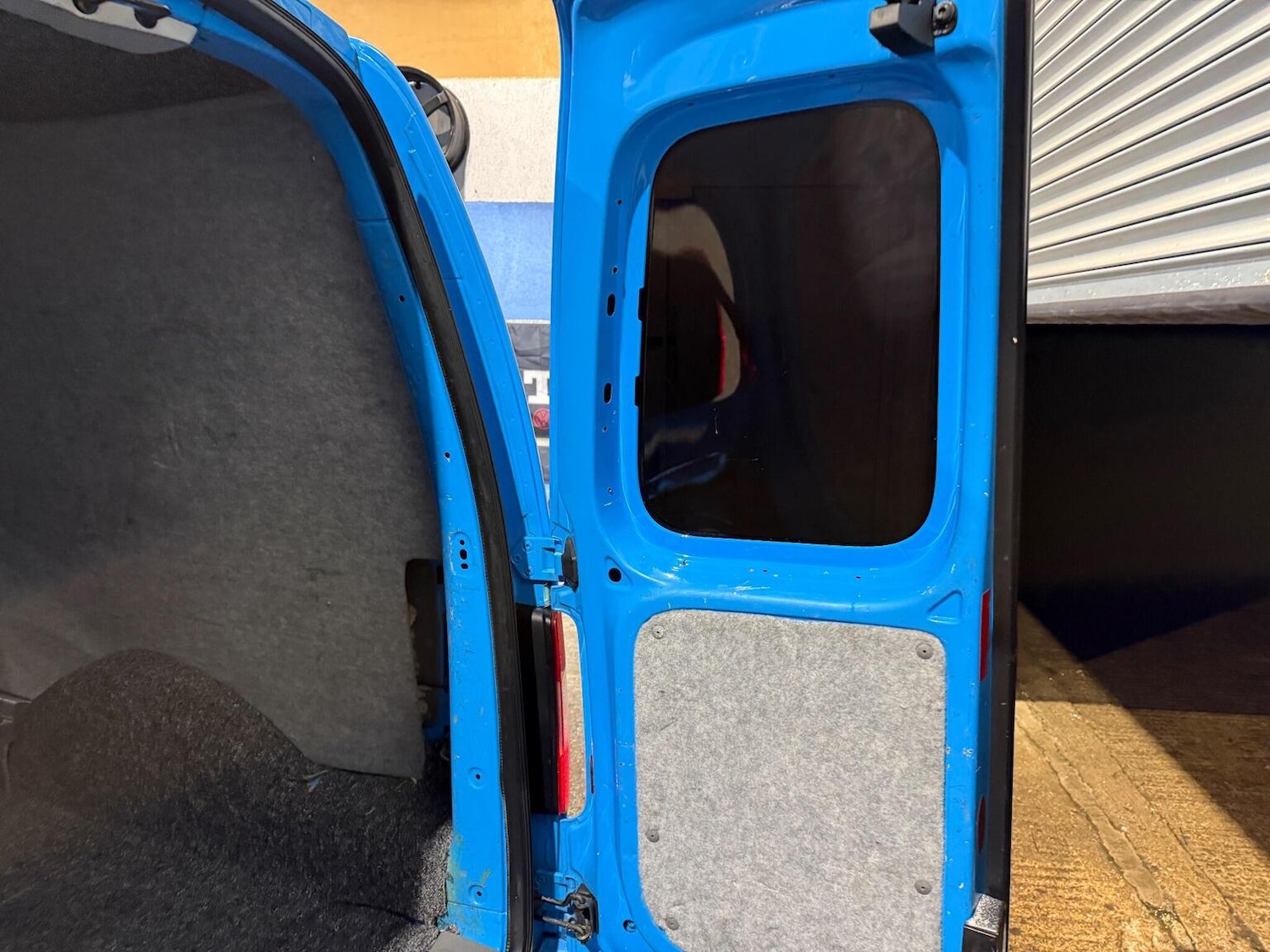 Used Volkswagen Caddy Maxi 2010 for sale - 76837053: Photo 39