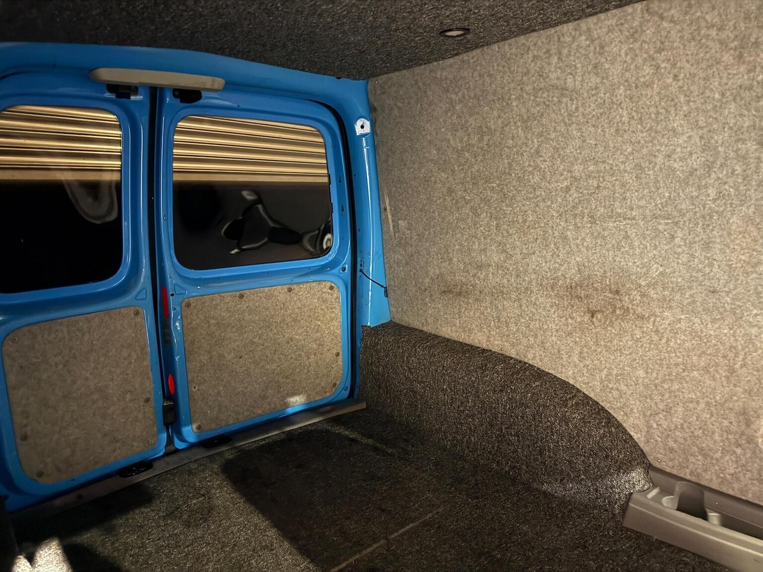 Used Volkswagen Caddy Maxi 2010 for sale - 76837053: Photo 43