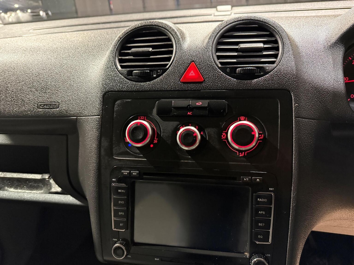 Used Volkswagen Caddy Maxi 2010 for sale - 76837053: Photo 46