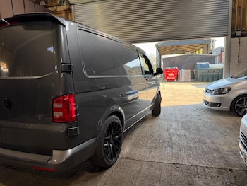 Used Volkswagen Transporter 2015 for sale - 77864853: Photo