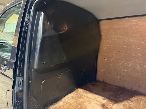 Used Volkswagen Transporter 2015 for sale - 76041000: Photo 35