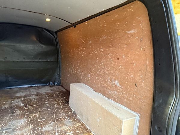 Used Volkswagen Transporter 2015 for sale - 76041000: Photo 36