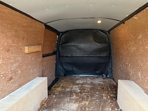 Used Volkswagen Transporter 2015 for sale - 76041000: Photo 37
