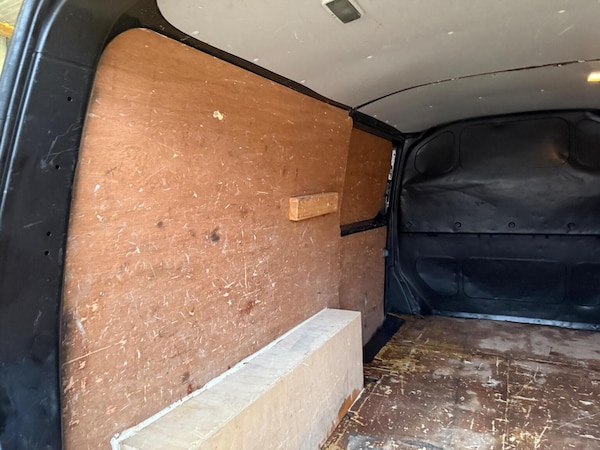 Used Volkswagen Transporter 2015 for sale - 76041000: Photo 38