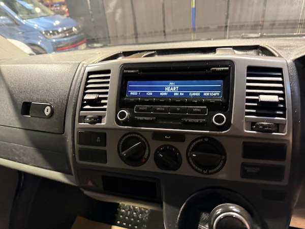 Used Volkswagen Transporter 2015 for sale - 76041000: Photo 41