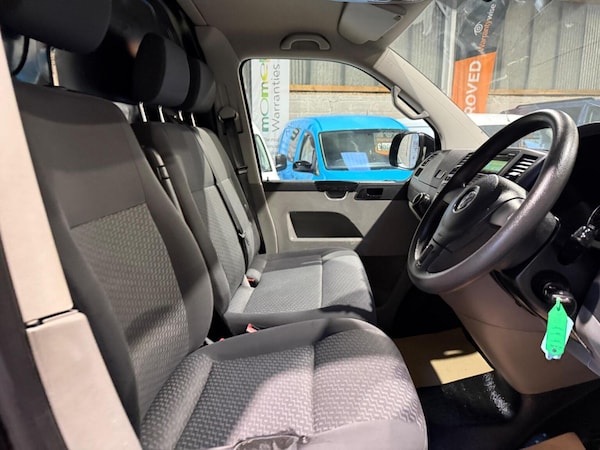 Used Volkswagen Transporter 2015 for sale - 76041000: Photo 42