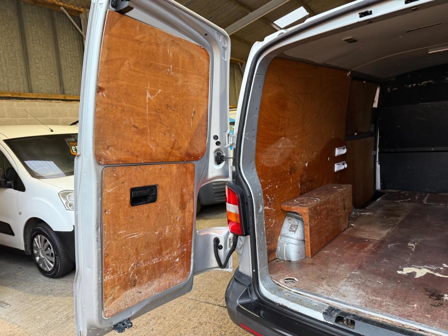 Used Volkswagen Transporter 2007 for sale - 76830368: Photo 39