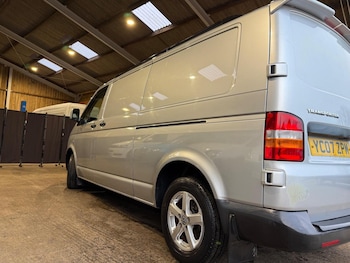Used Volkswagen Transporter 2007 for sale - 76830368: Photo