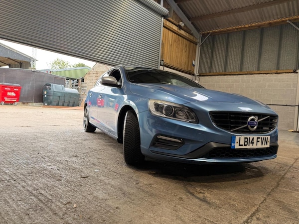 Used Volvo V60 2014 for sale - 76174081: Photo 2