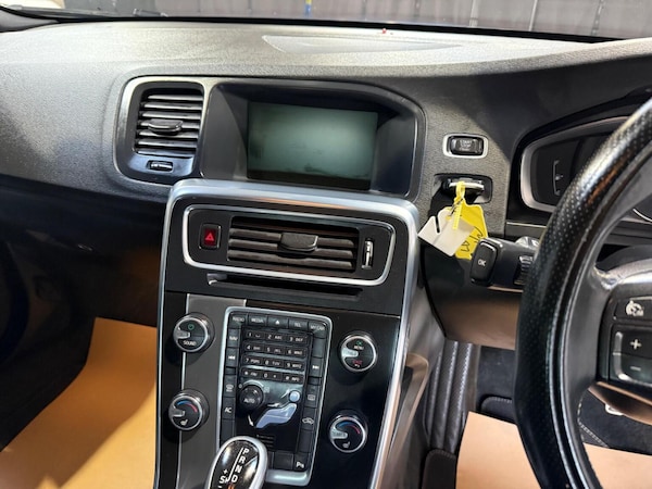 Used Volvo V60 2014 for sale - 76174081: Photo 46