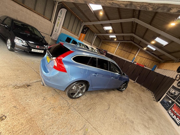Used Volvo V60 2014 for sale - 76174081: Photo 60