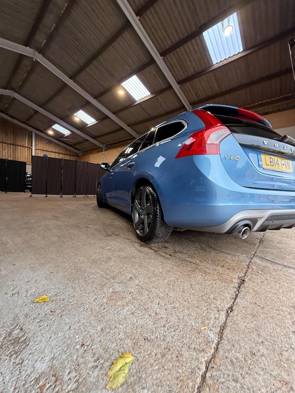Used Volvo V60 2014 for sale - 76174081: Photo 61
