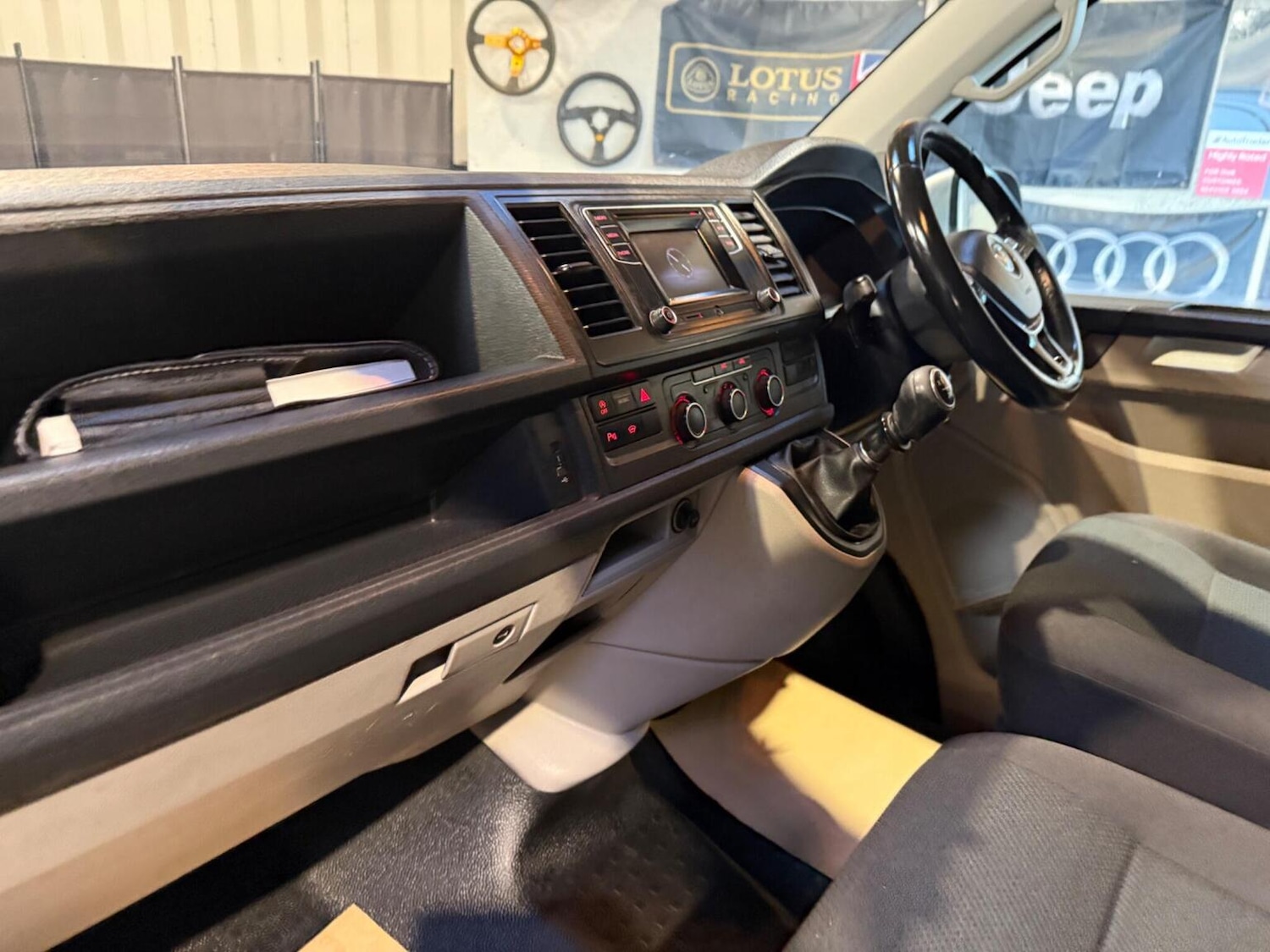 Used Volkswagen Transporter 2019 for sale - 77758995: Photo 26