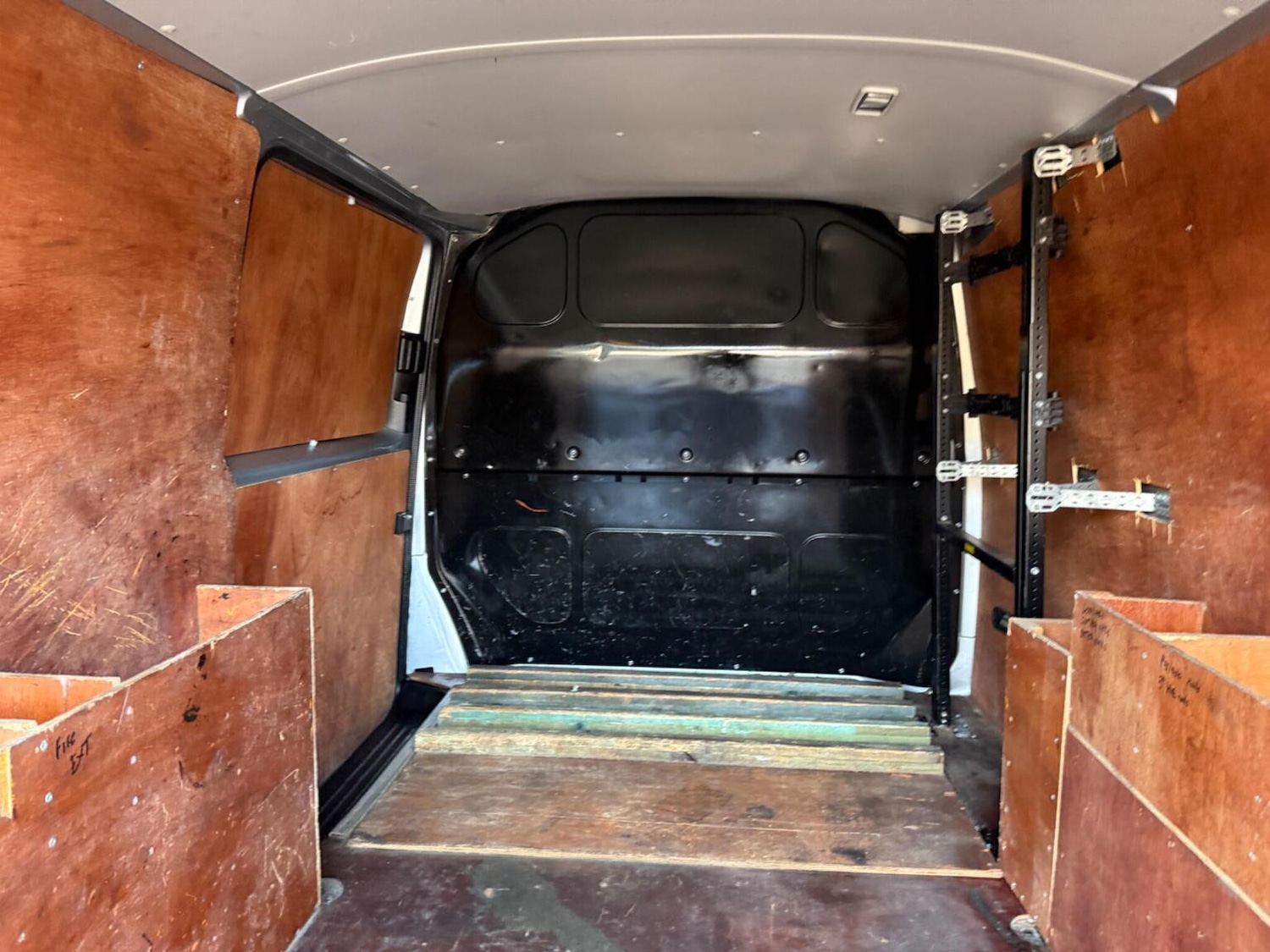 Used Volkswagen Transporter 2019 for sale - 77758995: Photo 35