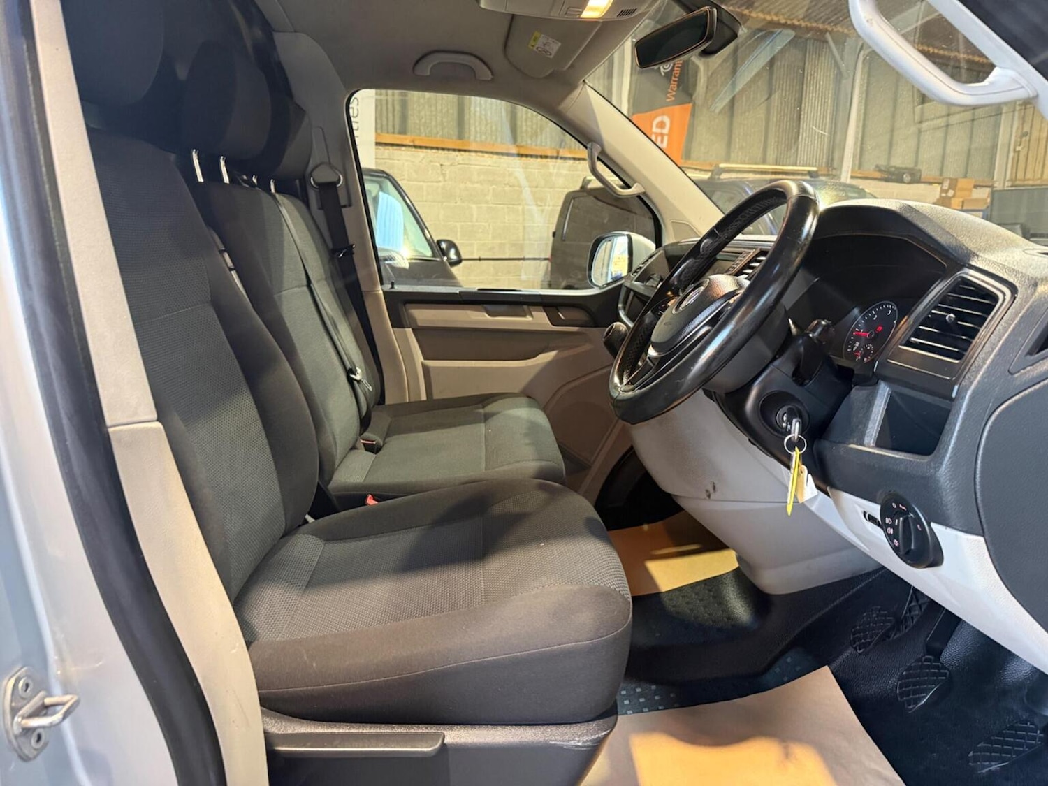 Used Volkswagen Transporter 2019 for sale - 77758995: Photo 48