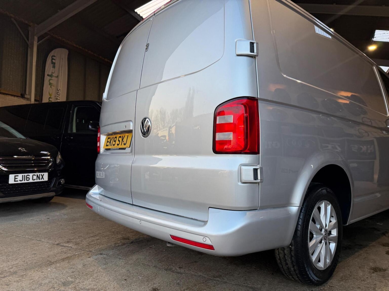 Used Volkswagen Transporter 2019 for sale - 77758995: Photo 61