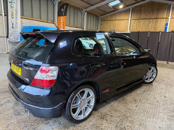 Used Honda Civic 2004 for sale - 76174080: Photo 12