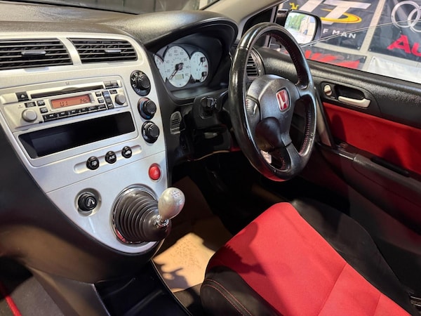Used Honda Civic 2004 for sale - 76174080: Photo 25