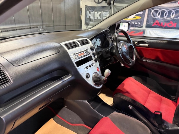 Used Honda Civic 2004 for sale - 76174080: Photo 26