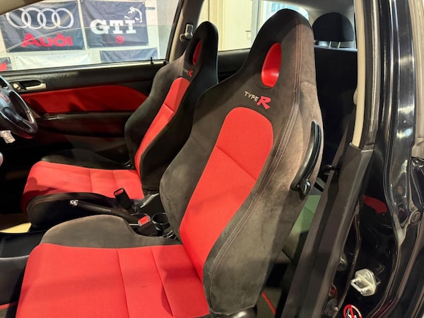 Used Honda Civic 2004 for sale - 76174080: Photo 29