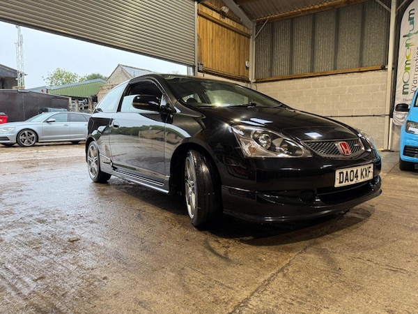 Used Honda Civic 2004 for sale - 76174080: Photo 2