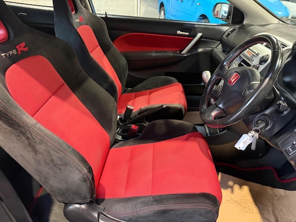 Used Honda Civic 2004 for sale - 76174080: Photo 30