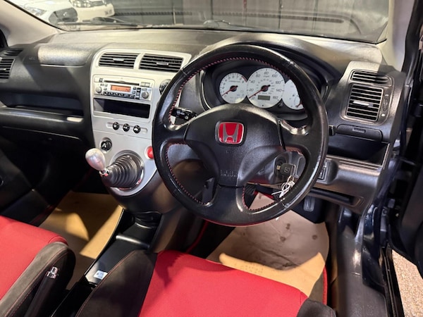 Used Honda Civic 2004 for sale - 76174080: Photo 33