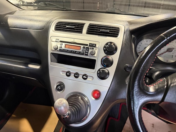 Used Honda Civic 2004 for sale - 76174080: Photo 35