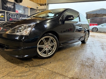 Used Honda Civic 2004 for sale - 76174080: Photo 3