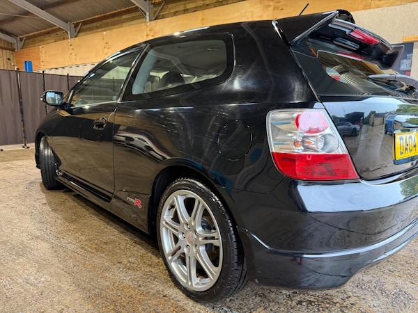 Used Honda Civic 2004 for sale - 76174080: Photo 47